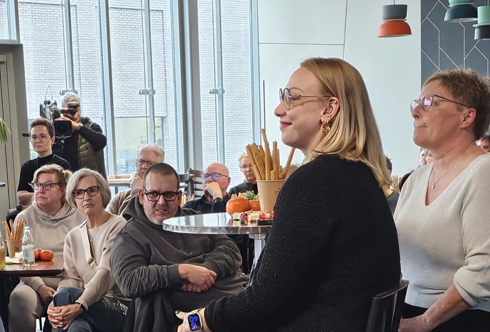 Clarissa Knespel, Manuela Gutknecht